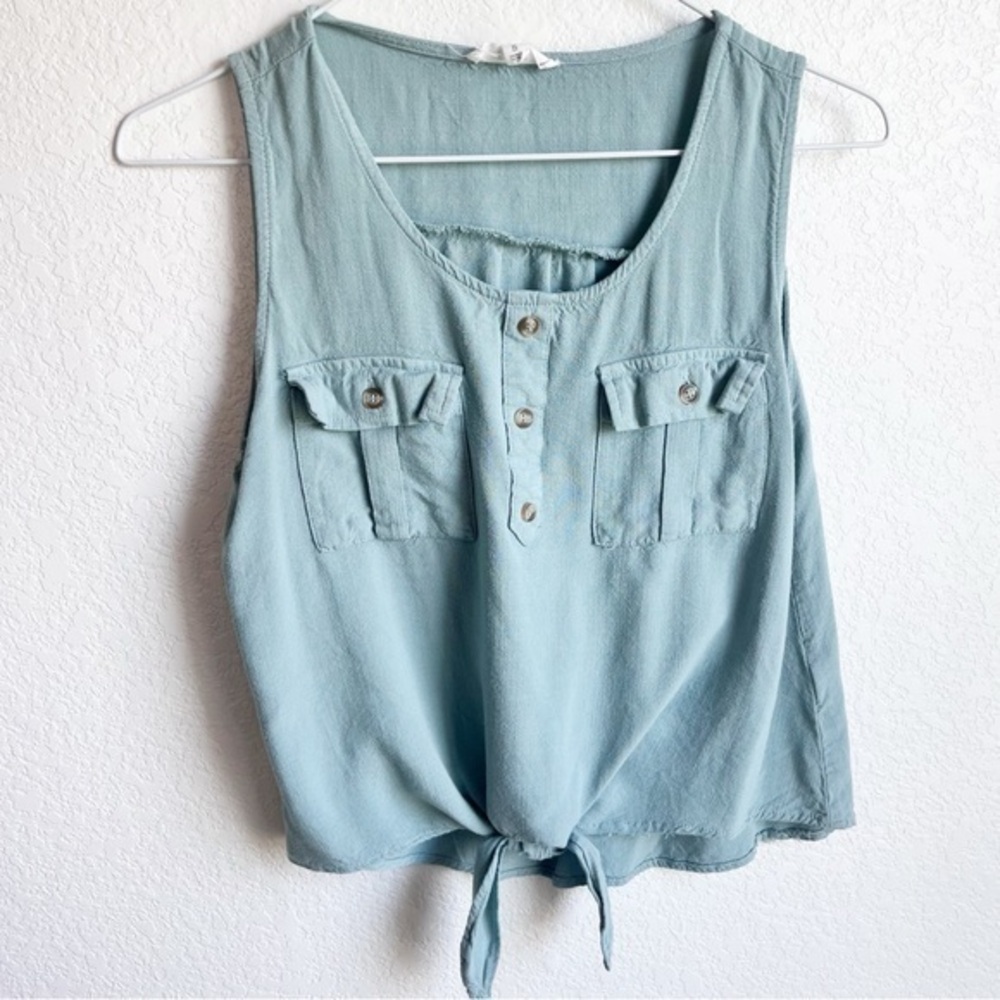 E&M tie front sleeveless top faux bottom front size small